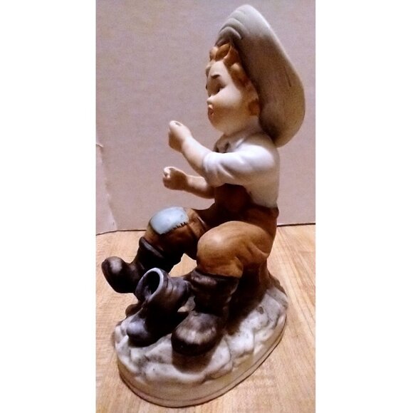 Vintage Country Boy Fishing Ceramic Figurine Statue Pole Missing - Picture 8 of 16